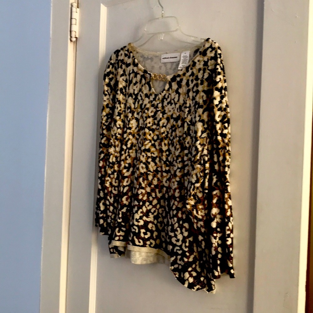🎉 Stunning Top! 🎉